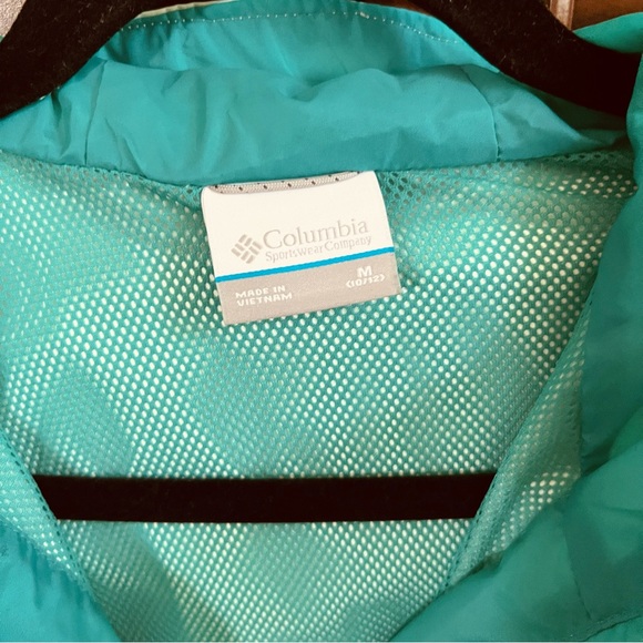 Girls lightweight Colombia rain jacket - Picture 3 of 6